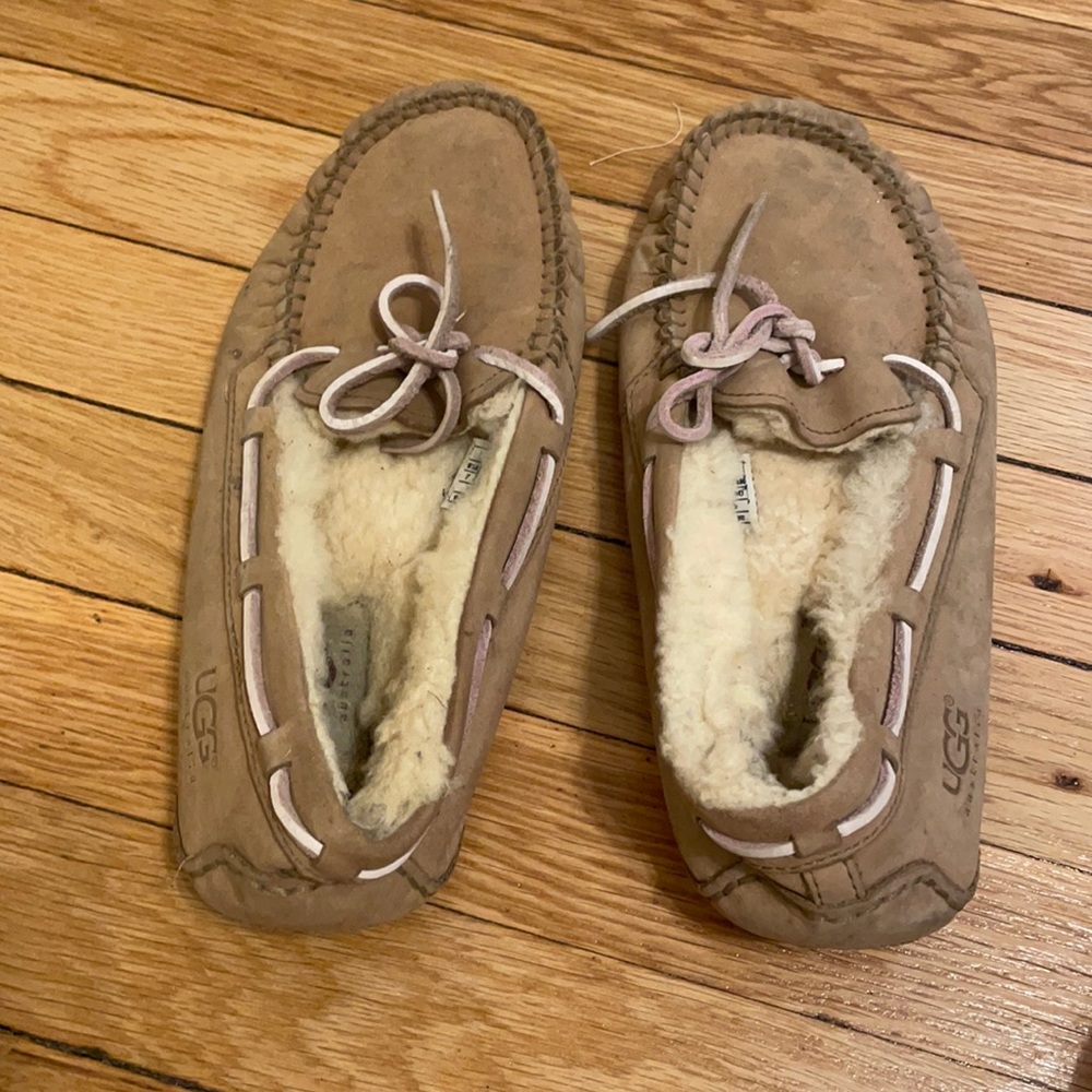 UGG Women’s Slippers/ Moccasins - Size 7